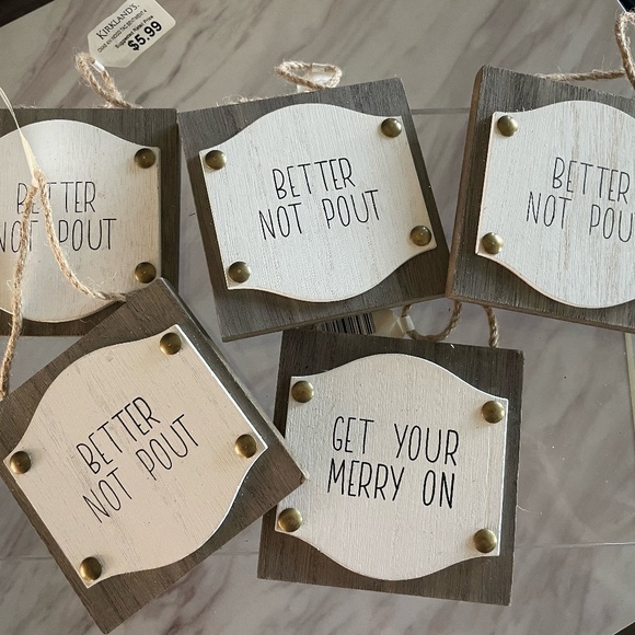 "BETTER NOT POUT" XMAS TREE PLAQUE ORNAMENTS NEW - Picture 1 of 7